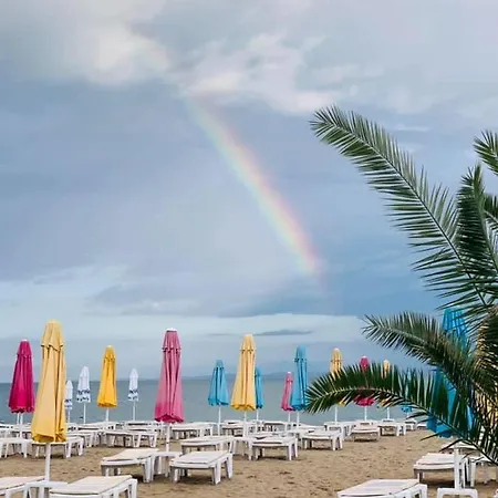 Apartment на брега на морето - сарафово