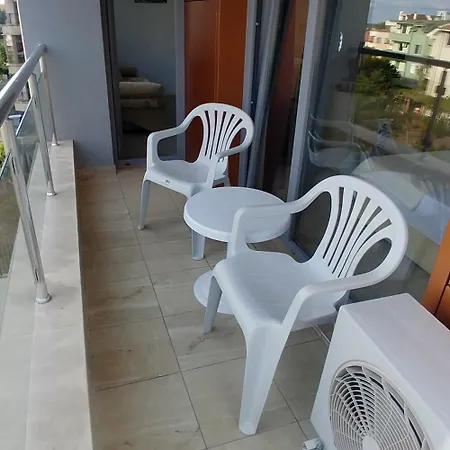 на брега на морето - сарафово Apartment *