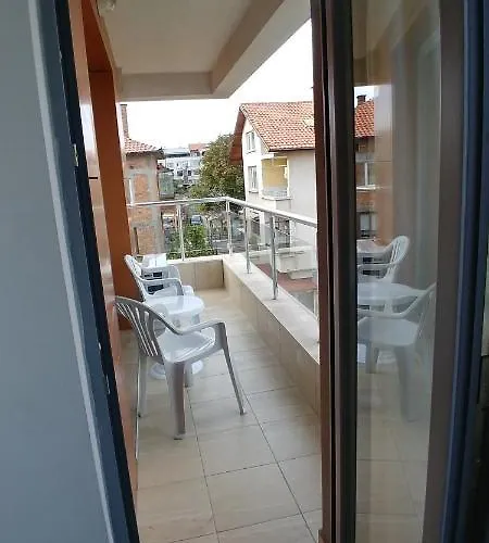 на брега на морето - сарафово *