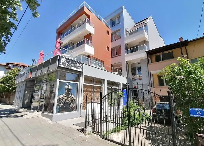 на брега на морето - сарафово Бургас