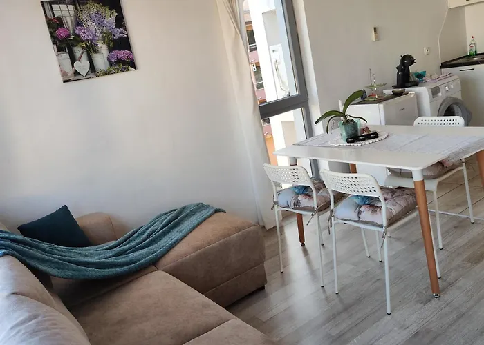 Apartman на брега на морето - сарафово *