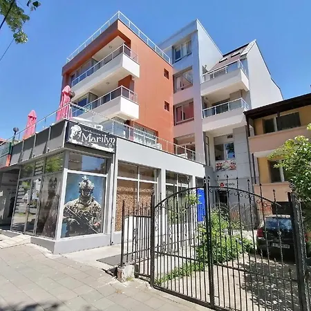 на брега на морето - сарафово Бургас