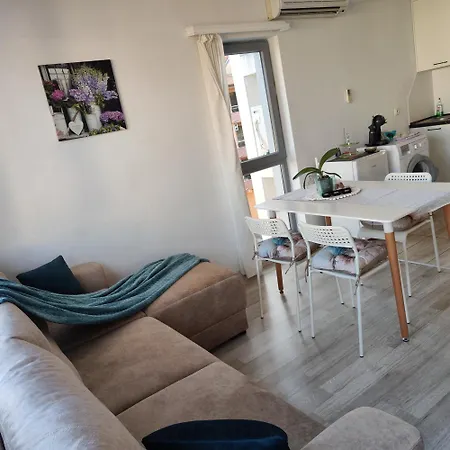 Апартамент на брега на морето - сарафово *